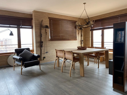 Departamento En Venta De 4 Dorm. En Lo Barnechea Centro Ski