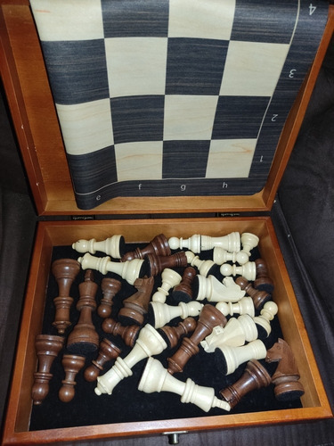 Juego De Ajedrez De Madera Con Tablero Enrollable Y Bolso
