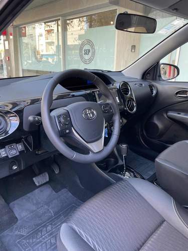 Imagen 13 de 22 de Toyota Etios Xls At
