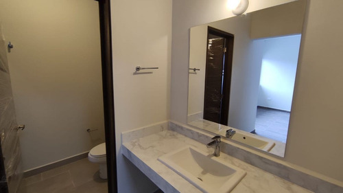 Imagen 15 de 23 de Casa De 3 Habs Cada Una Con Baño, Los Encinos