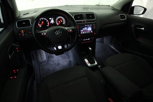 Volkswagen Vento 1.6 Highline At