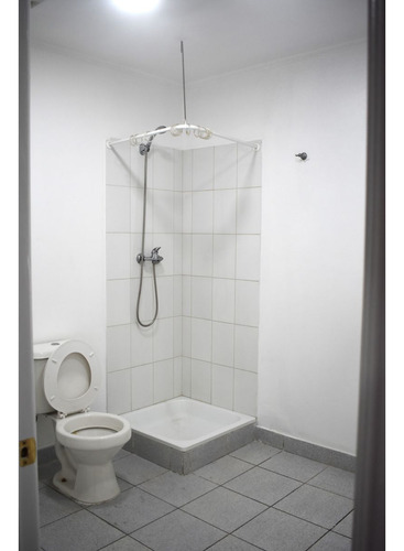 Arriendo Bodega 396 M2 + 72 M2 De Oficina, Sector Aeropuerto
