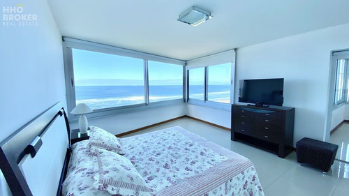 Imagen 9 de 30 de Brava. Frente Al Mar. Maravillosas Vistas. Esquinero En Edificio Tiburón 3. - Punta Del Este Brava