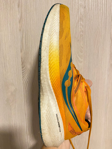 Zapatillas Saucony Triumph Hombre 11.5 Us (Usado)