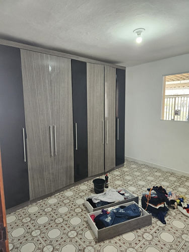 3 Casas No Terreno. Ótima Fonte De Renda Com Aluguéis