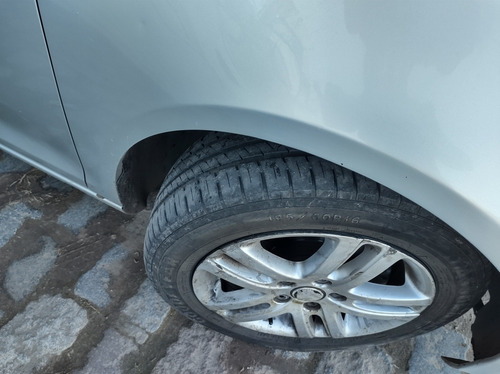 Imagen 3 de 11 de Volkswagen Vento Variant 2011 2.5 Advance 170cv