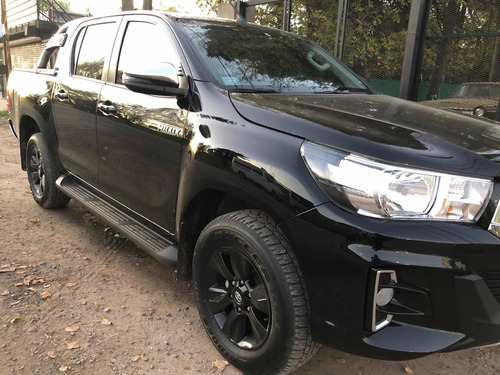 Toyota Hilux 2.8 Cd Srv 177cv 4x4 At 2019