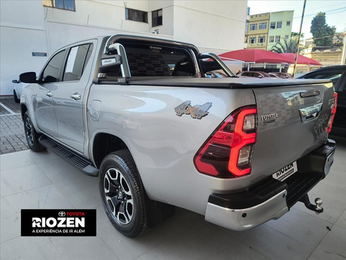 Toyota Hilux 2.8 D-4D TURBO DIESEL CD SRX 4X4 AUTOMÁTICO