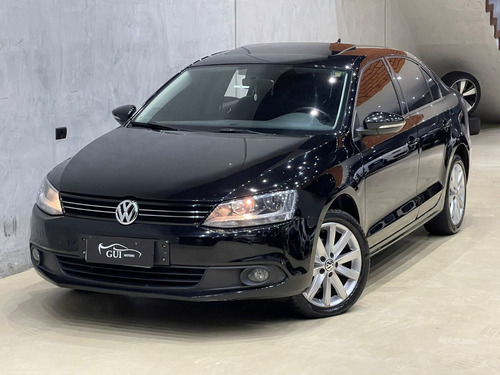 Volkswagen Jetta 2.0 Comfortline Flex 4p Automática