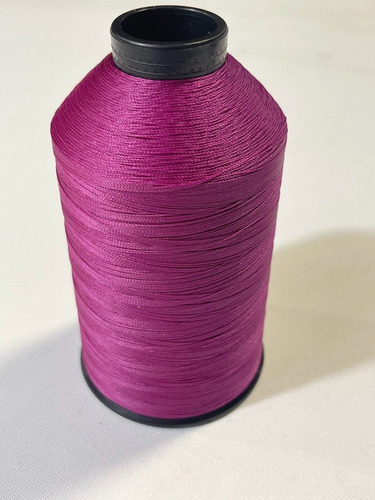 Hilo Coser Nailon Adherido Onza Color Magenta Yarda