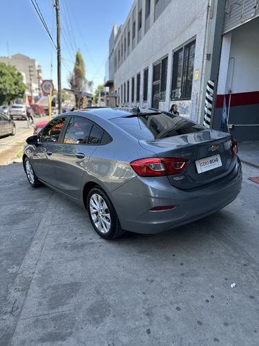 Chevrolet Cruze II 1.4 Sedan Lt