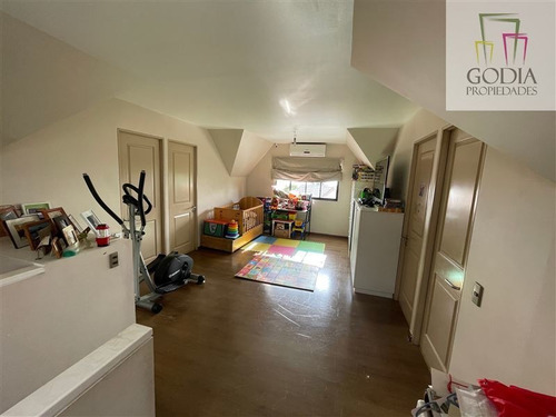 Imagen 11 de 29 de Casa En Venta De 4 Dorm. En La Florida