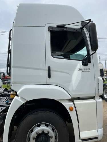 Imagem 5 de 13 de Vw 25390 Constellation 6x2 Teto Alto 2014 Manual