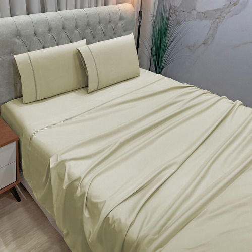 Roupa De Cama Elite Percal 400 Fios Casal 04 Pçs Toque Macio Cor Cáqui Desenho Do Tecido Liso Com Detalhe Em Guipir Ponto Palito