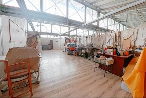 Bodega Con Oficina En Recoleta