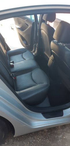 Imagem 12 de 13 de Hyundai Elantra 2014 2.0 16v Gls Flex Aut. 4p
