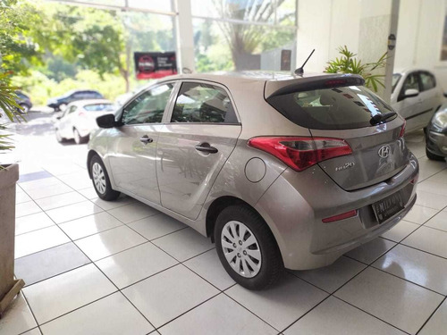 Imagem 5 de 9 de Hyundai Hb20 2017 1.0 Comfort Plus Flex 5p