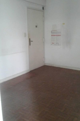 Av Corrientes 2200 Balvanera Oficina 28m2 U$44.000