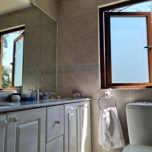 Imagen 9 de 12 de Casa Condominio 4 Dormitorios Servicios. Jardín. Piscina