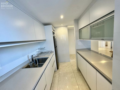Departamento En Venta. Punta Del Este. Playa Mansa.