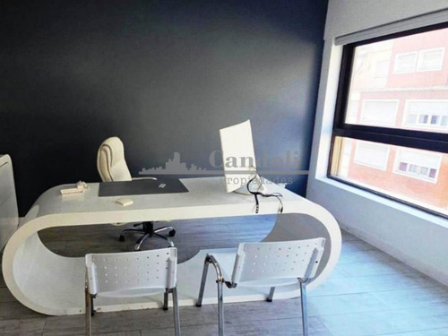 Oficina En Venta - Zona Centro, Reciclada Y A La Calle