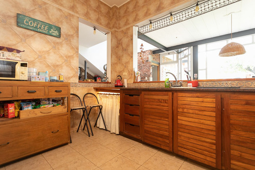 Casa Con Jardín-quincho-parrilla-cochera Y Terraza