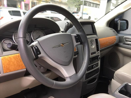 Imagem 8 de 14 de Chrysler Town & Country 3.8 Limited V6 12v