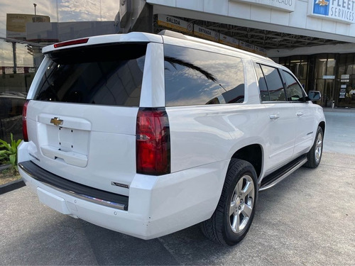 Imagen 6 de 11 de Chevrolet Suburban Premier 2018