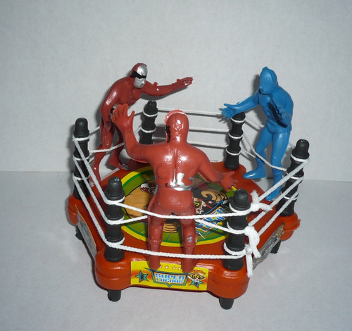 Ring De Plastico Soplado Con 3 Luchadores - Lucha Libre Cmll