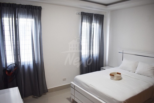 Moderna Casa En Venta Con Piscina, Santiago (jpc-224)