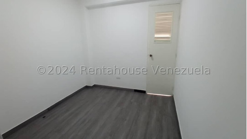 Apartamento   En Venta Ubicado En La Mejor Zona Por Estar Cerca De Todos Los Comercios En Valencia Carabobo Venezuela Cod 24-23624 Eloisa Mejia