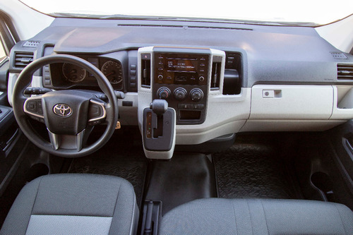 Toyota Hiace 2.8 Tdi Furgón 6at L2h2 3a 5p