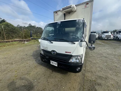 Hino 300 Dutro Refrigeración Nqr Npr 11500 Peso Báscula