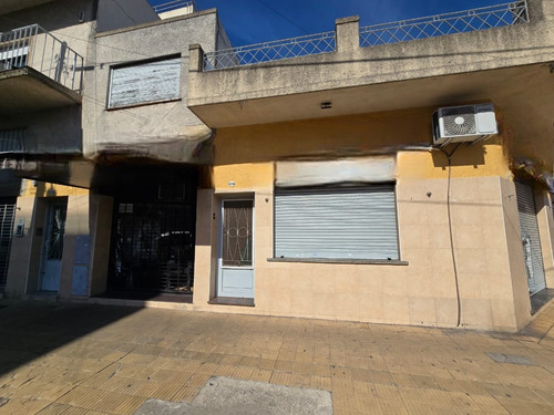Dos Locales Y Un Departamento Con Cochera En Venta En Villa Bosch