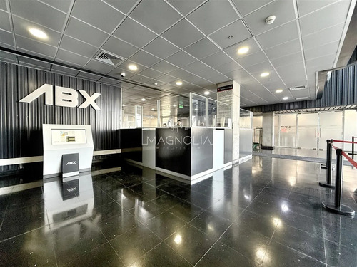 Arriendo De 9 Oficinas En Aeropuerto Amb De Santiago.