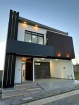 Comprar Magnifica E Iluminada Casa En Venta Gran Oportunidad Parque Aguascalientes Lomas De Angelopolis Puebla México Gj-rl