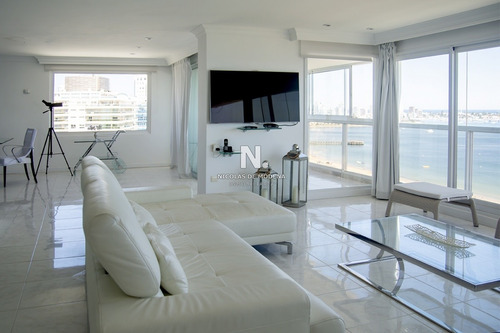 Hermoso Penthouse En Venta, En Primera Linea.- Ref: 3309