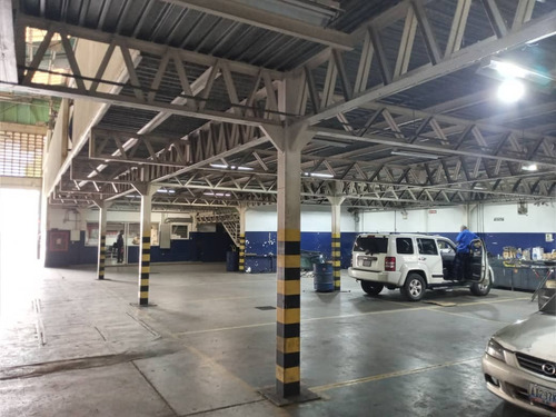 Imagen 2 de 5 de Galpón En Muy Buen Estado De 2600 M2 En La Urbina