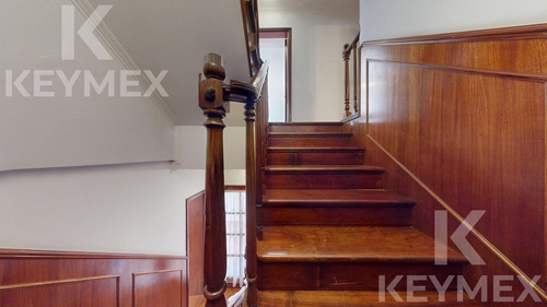 Casa De 3 Dormitorios En Venta En La Plata