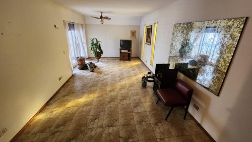 Venta. Departamento Caballito 4 Ambientes. Lavadero. 2 Cocheras