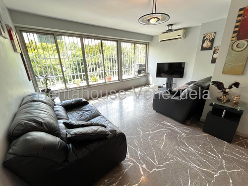 Amplio Apartamento En Venta, Urb. Los Caobos
