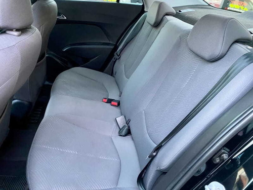 Imagem 14 de 15 de Hyundai Hb20s 1.6m Comf 2014