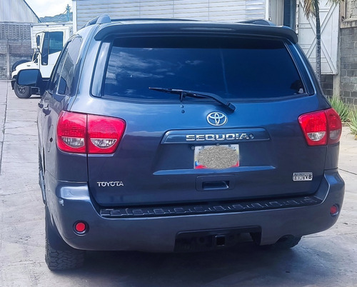 Imagen 4 de 10 de Toyota Sequoia