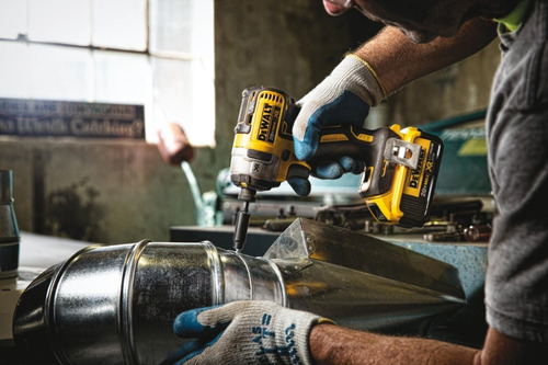 Atornillador Impacto 20v Xr Sin Carbones Caja Plástic Dewalt