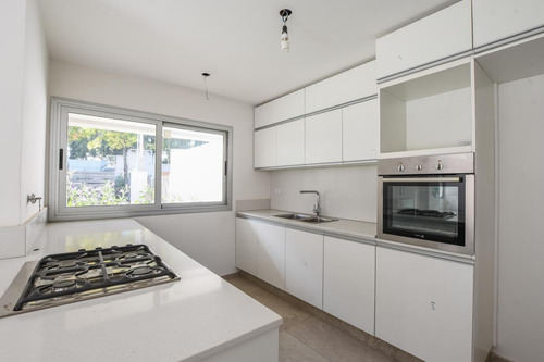 Imagen 7 de 28 de Casa 2 Dormitorios En Venta Luminosa Escritorio Jardín Calefacción Por Radiadores Fisherton