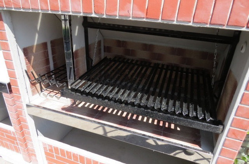 Imagen 3 de 3 de Parrilla Premoldeada 1,40 M C/ Puertas Inferiores Corredizas
