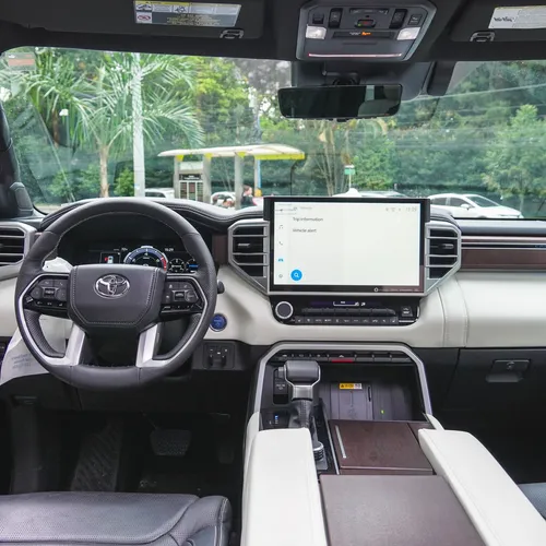 Toyota Sequoia Capstone 2025