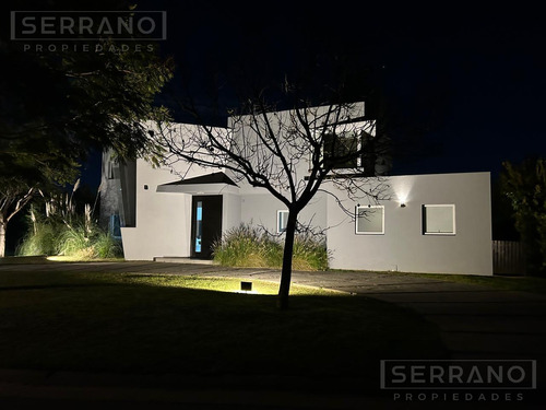 Casa 3 Dorm. 1 Suite, Parque, Piscina Climatizada. Venta En Santa Teresa, Villanueva.