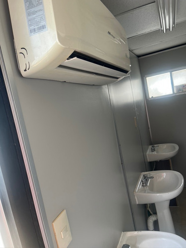 Baños Sanitarios Mixtos Para Hombres Y Mujeres Con Clima