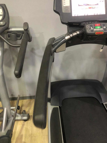 Imagem 4 de 4 de Esteira 95t Elevation Life Fitness